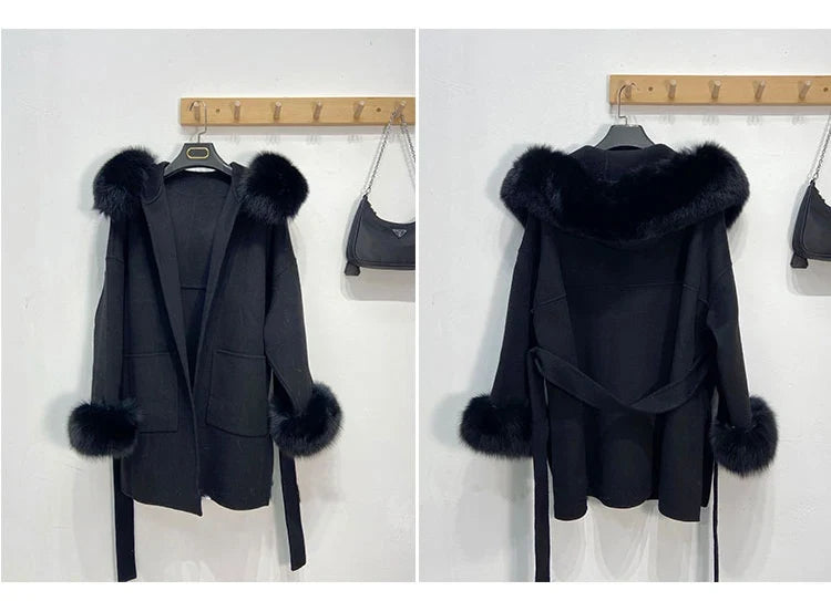 Elegant damkappa med huva och pälsimitation, knytband i midjan