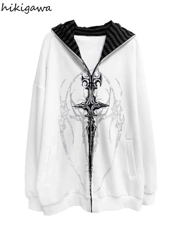 Svart hoodie med dragkedja och vit/grå grafisk design