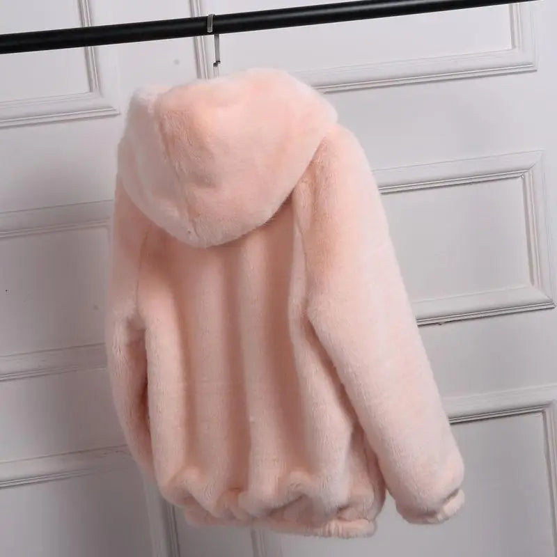 Mjuk fluffig huvtröja med lång ärm för dam