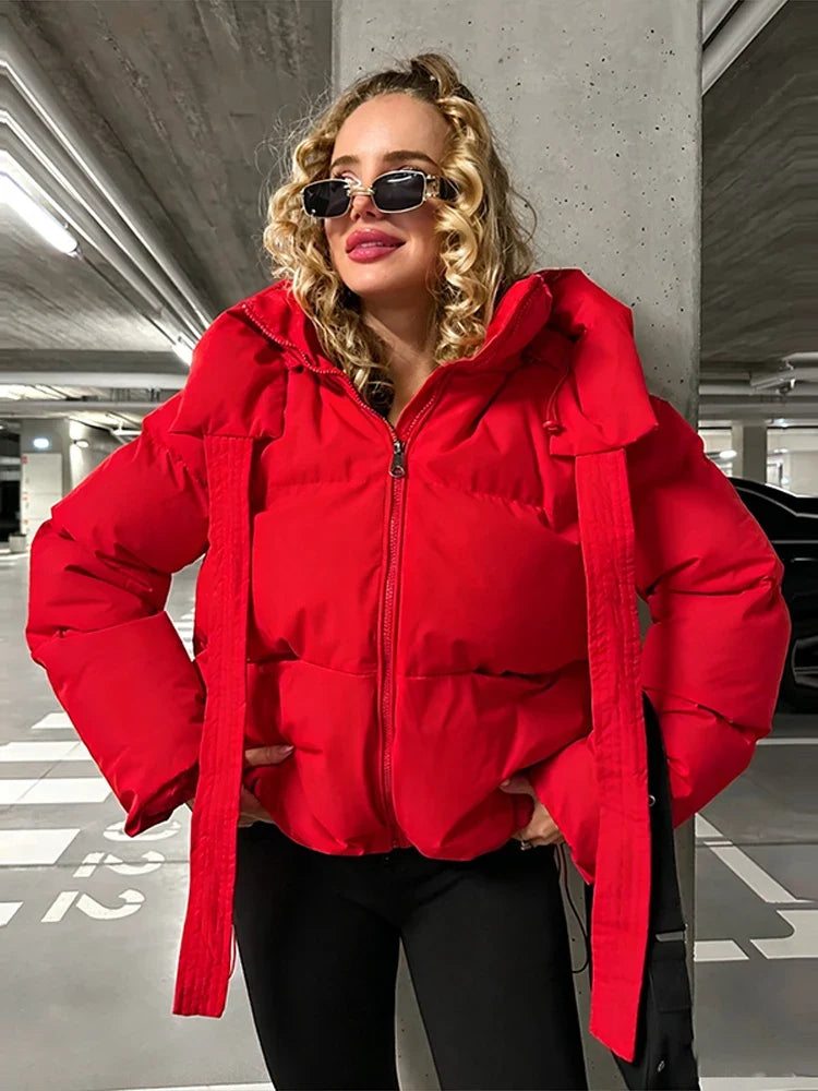 Pufferväst med öron, kort modell och dragkedja, svart eller röd