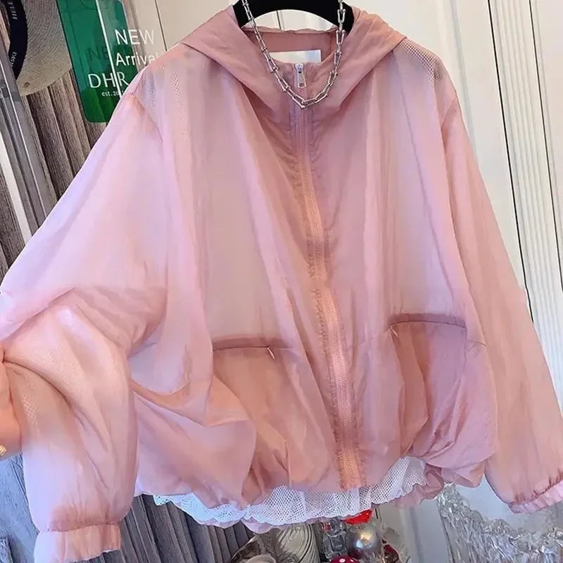 Lättviktig luvjacka i nätmaterial med dragkedja