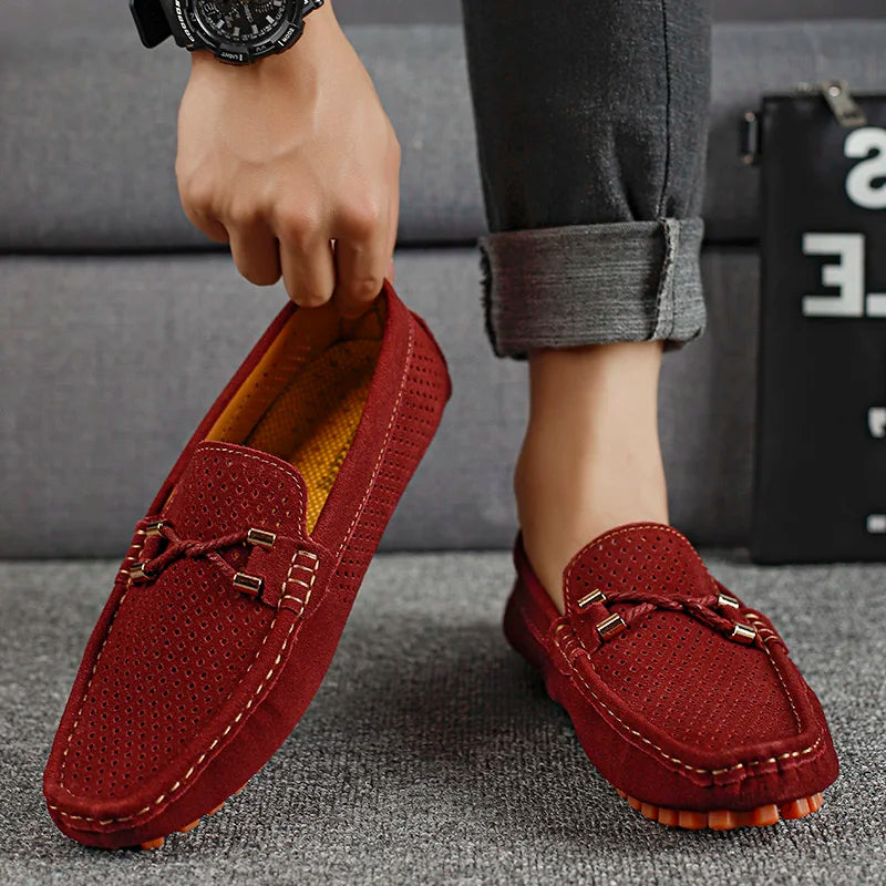 Herrloafers – Elegant Perforerad Slip-on Skomodell för Vardagsbruk och Fritid