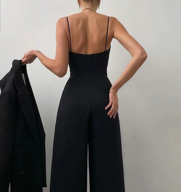 Damernas eleganta jumpsuit med vida ben och smala axelband – perfekt för fest och vardag