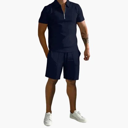 Herrset med pikétröja och shorts – Elegant och avslappnad sommarstil för vardag och fritid