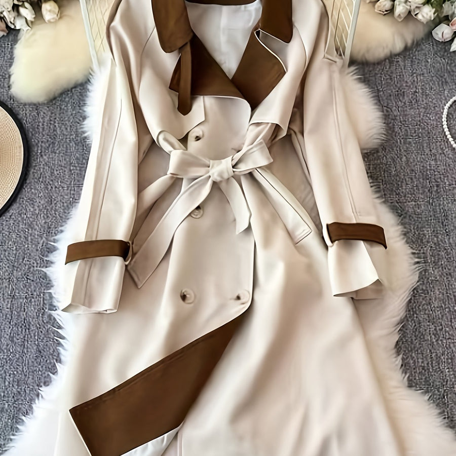 Dam Trenchcoat med Skärp, Kontrastfärgad Krage och Dubbelknäppning