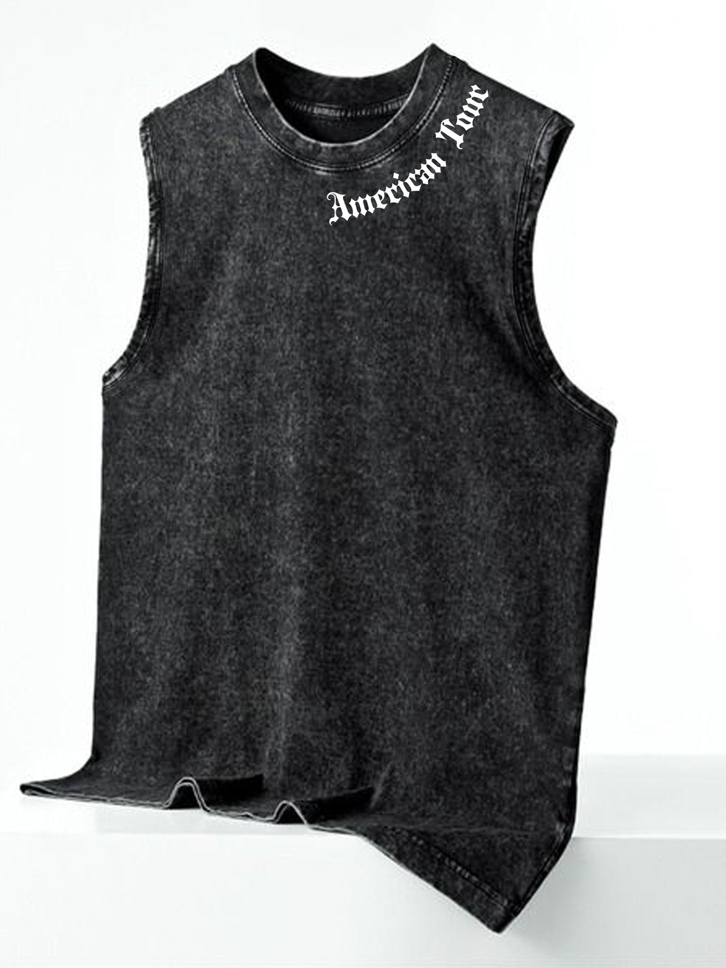 Herrarnas ärmlösa streetwear-top med vertikal text och modern passform