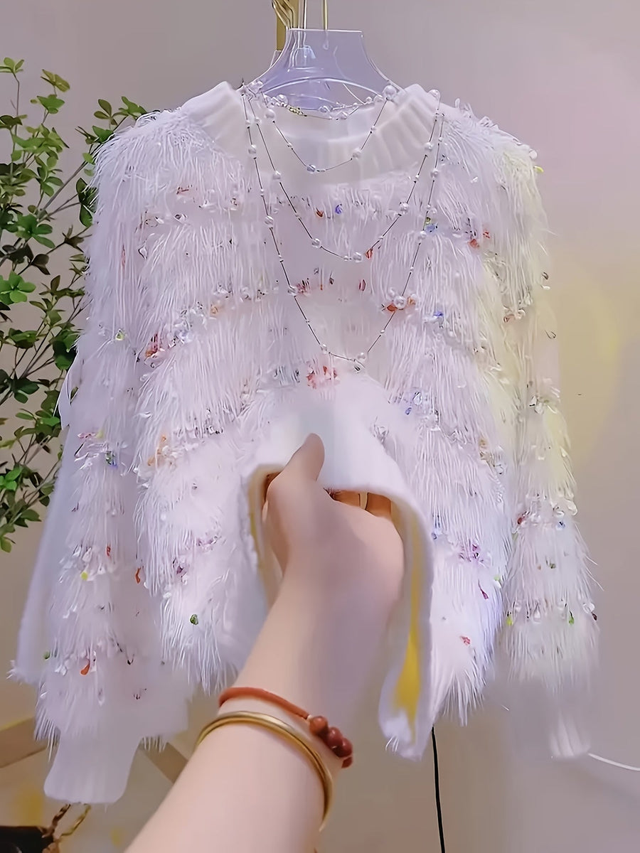 Vit Fluffig Tröja med Färgade Detaljer och Ribbstickade Muddar