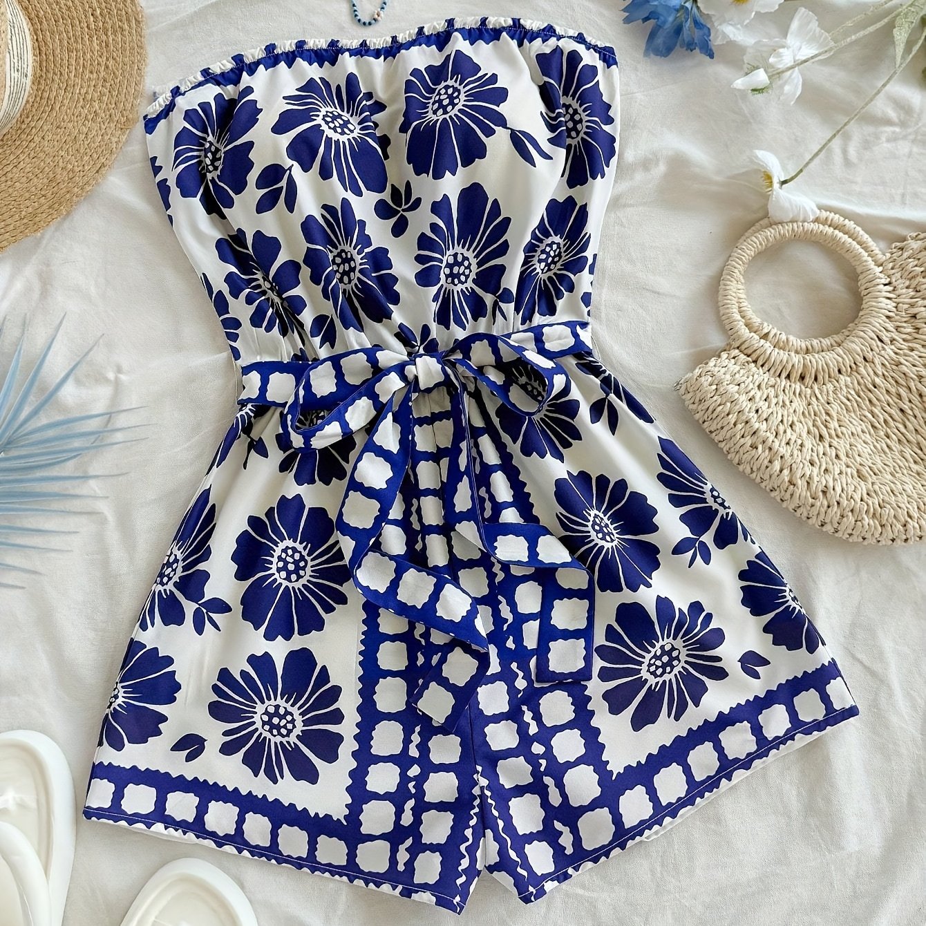 Dam Playsuit Bandeau Romper med Blommigt Mönster och Knytband – Perfekt för Sommar och Semester