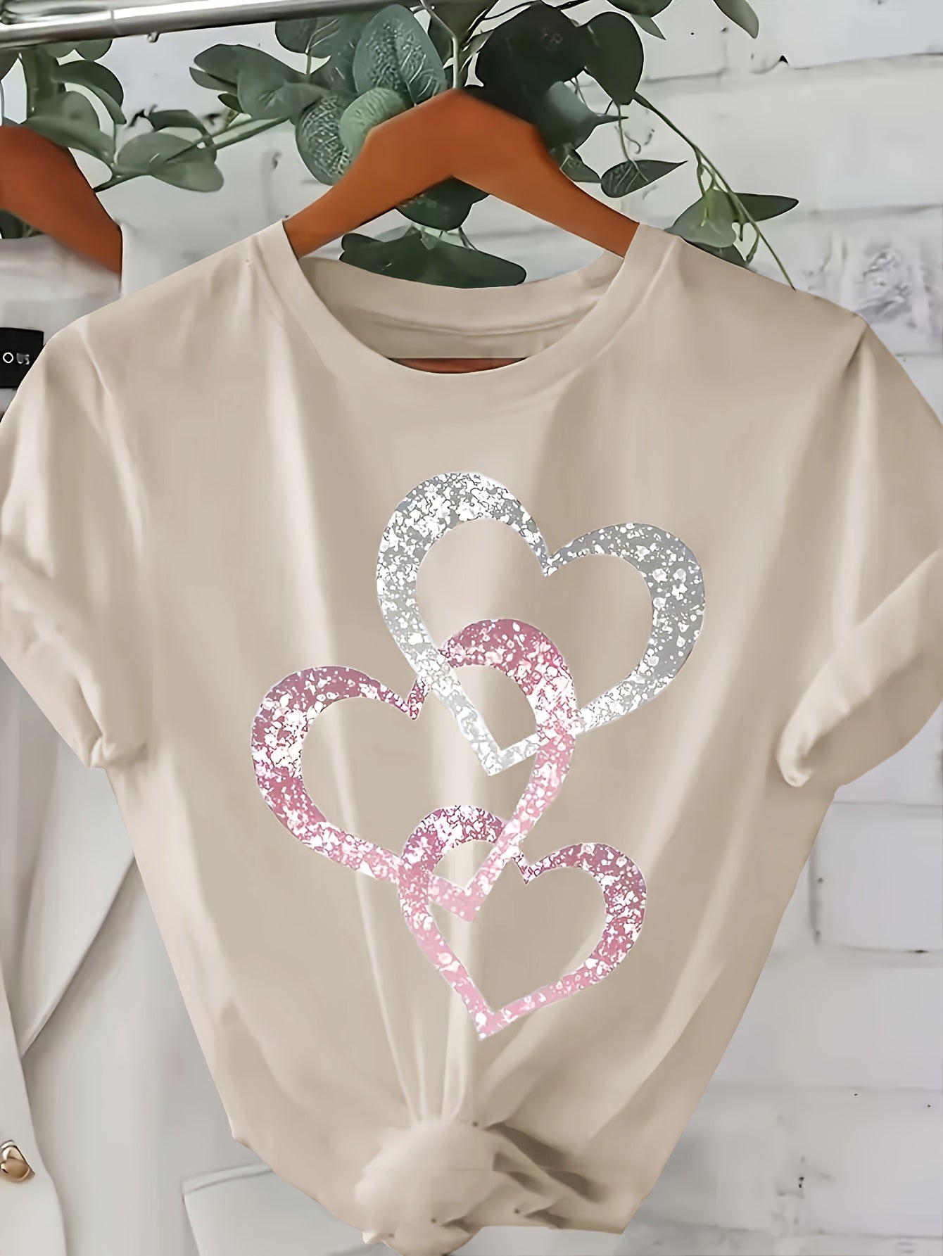 Dam T-shirt med glitterhjärtan – Trendig vardagsstil för sommar