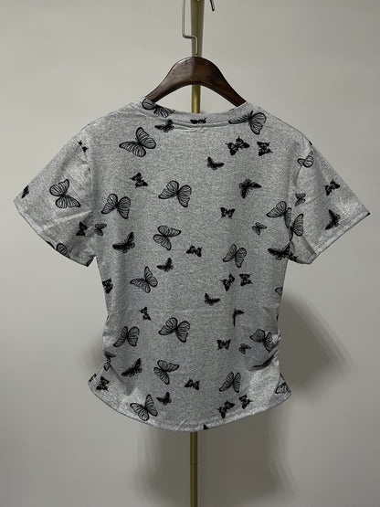 Dam T-shirt med fjärilsmönster – Trendig och avslappnad för vardag eller semester