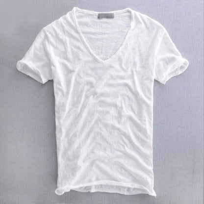 Herr T-shirt med V-ringning – Modern och avslappnad stil för vardagsbruk
