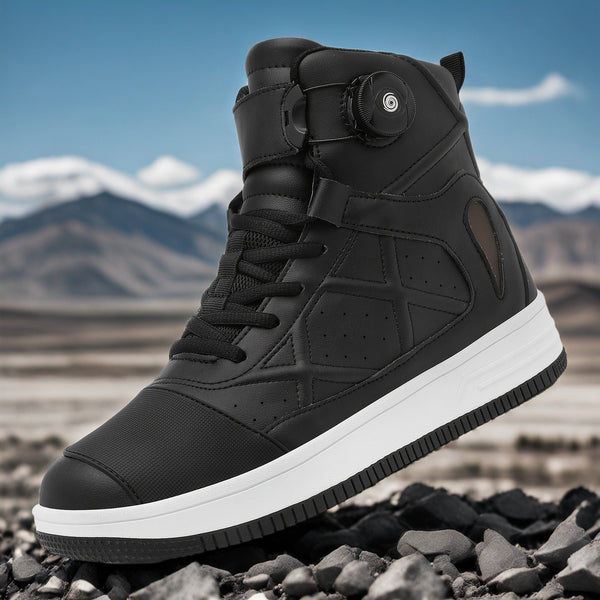 Höga sneakers med justerbar passform och tjock sula, svart