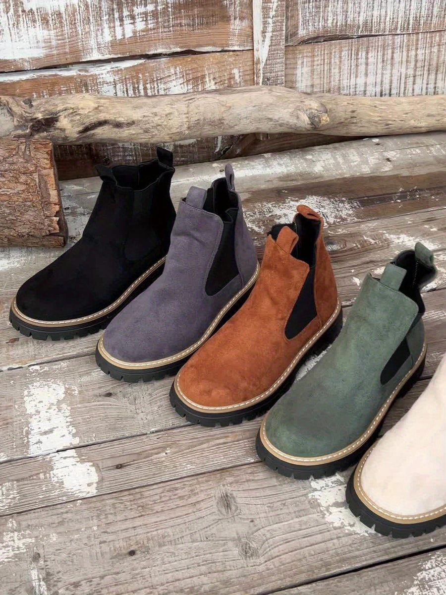 Chelseaboots med Grov Sula, Platt Klack och Elastiska Paneler