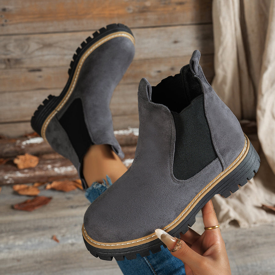 Chelseaboots med Grov Sula, Platt Klack och Elastiska Paneler
