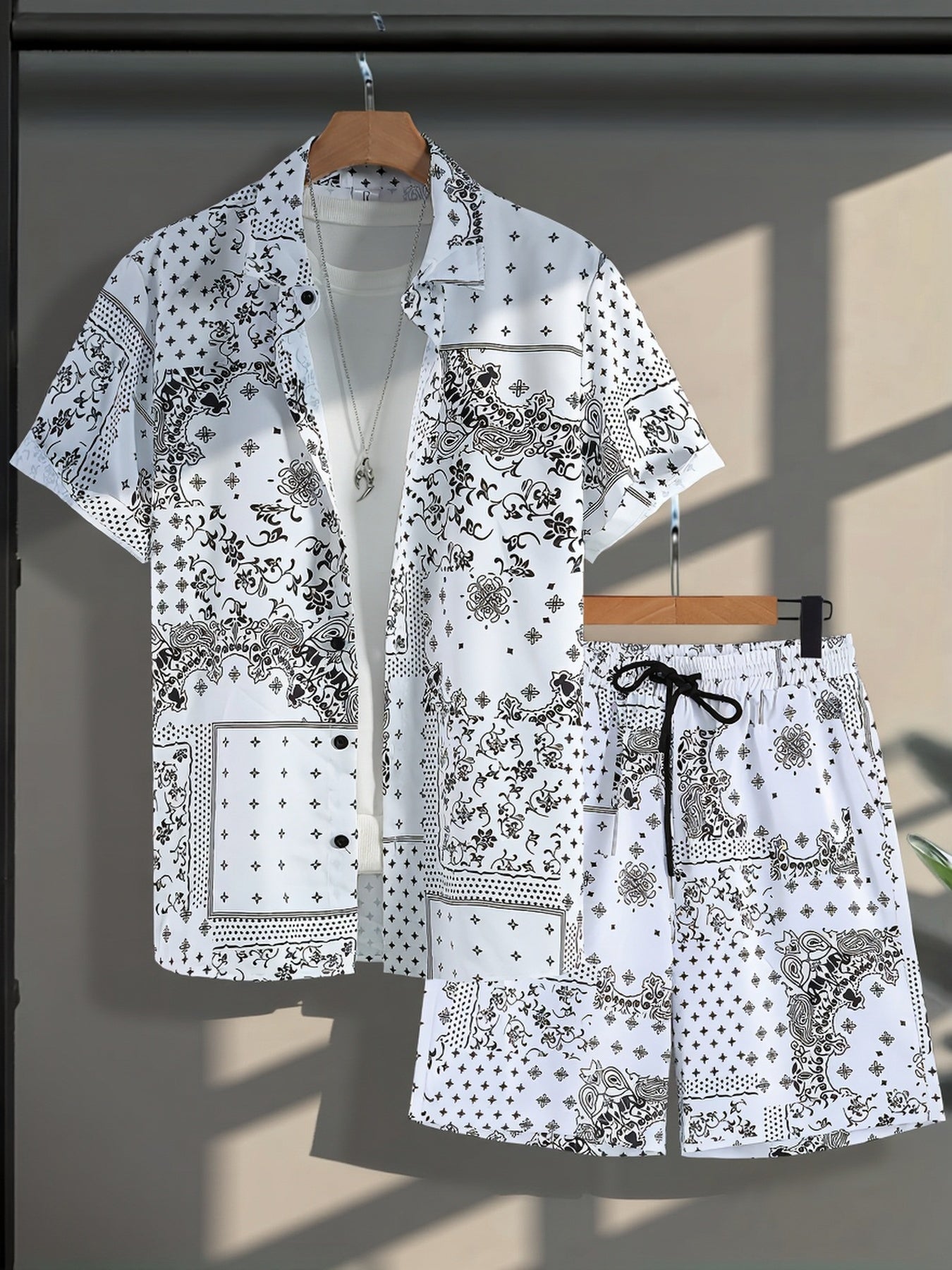 Herr Bandana-Set med Skjorta och Shorts – Avslappnad Sommarstil, Paisleymönster, Perfekt för Semester och Fritid