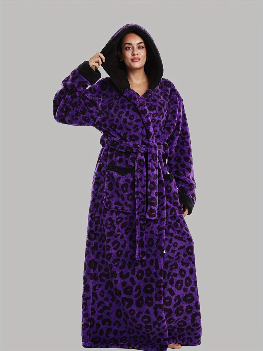 Leopardmönstrad morgonrock med huva i mjukt material