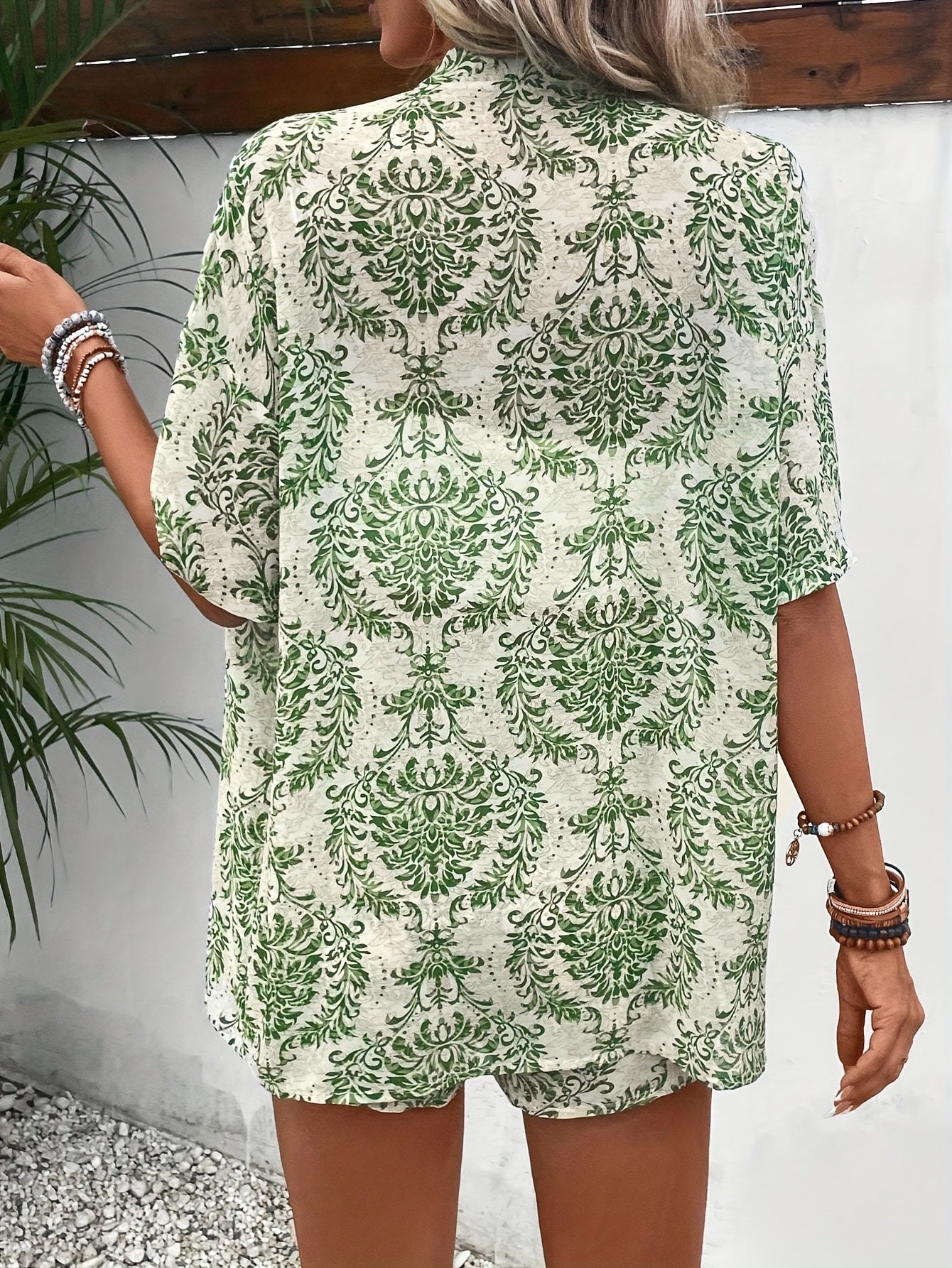 Dam Set med Blommigt Mönster – Trendigt Sommarset med Kimono och Shorts, Elegant Fritidslook