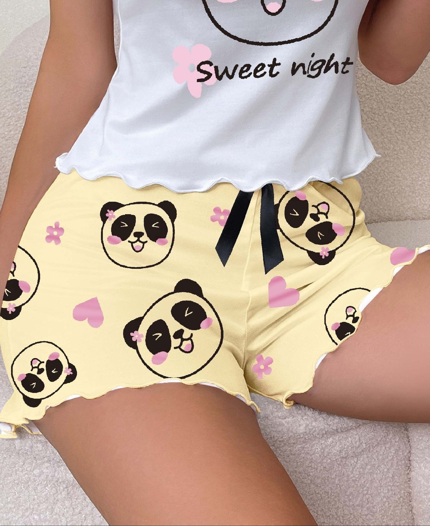 Dam Shorts med Panda-motiv – Söt och Lekfull Pyjamas för Vuxna – Perfekt för Vår och Sommar