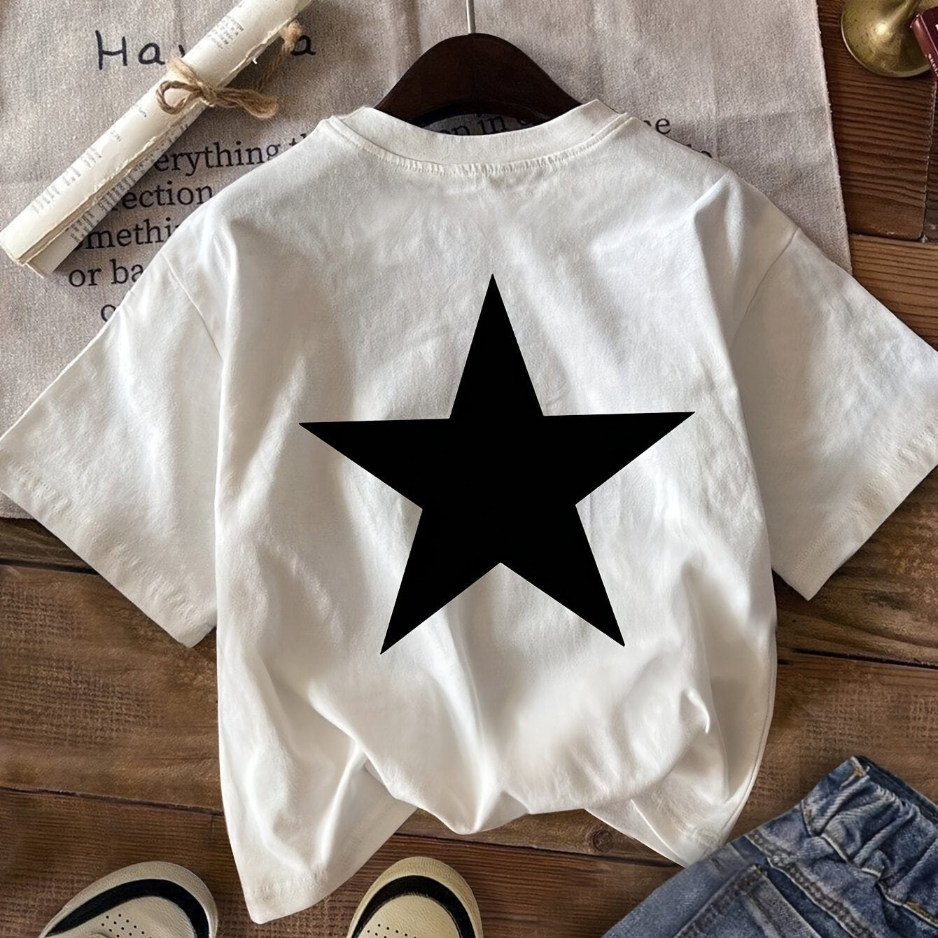 Dam T-shirt med Stor Stjärntryck, Sportig och Trendig för Vår/Sommar