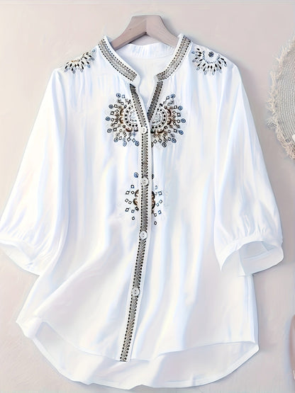 Dam Blus med Broderad Detalj och Ståkrage – Elegant Vår/Sommar