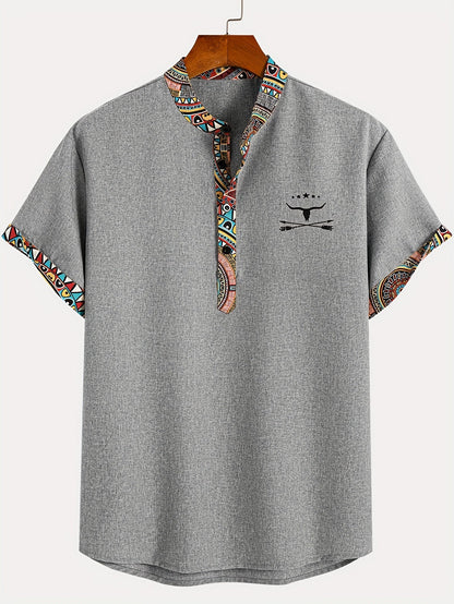 Herr T-shirt med etnisk mönster och avslappnad passform – Perfekt för sommar och vardag
