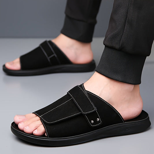 Herrsandaler med justerbar rem och modern design för vardagsbruk och fritid