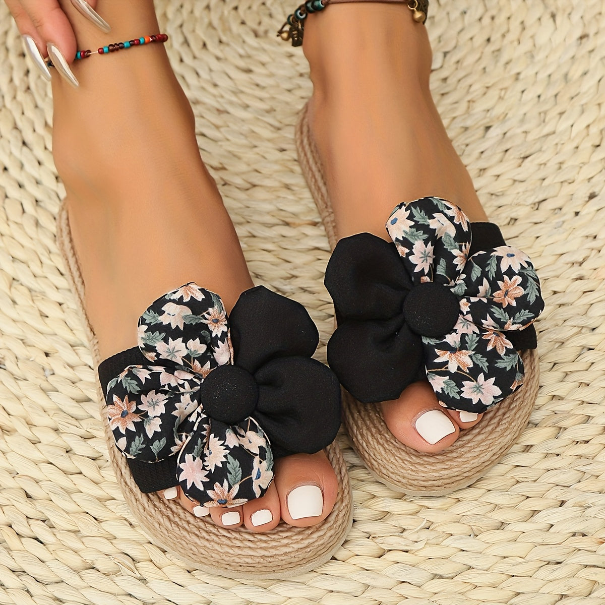 Dam Sandaler Slip-in med Stor Blomdetalj – Trendiga Espadrille Tofflor för Sommar & Semester