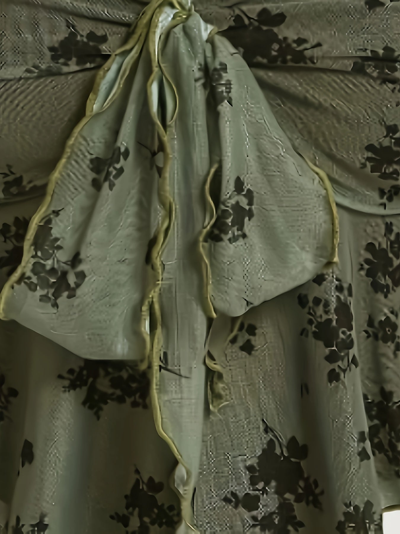 Dam Bandeau Topp med Knytning och Handkerchief Fåll – Trendig Fest- och Sommarmode
