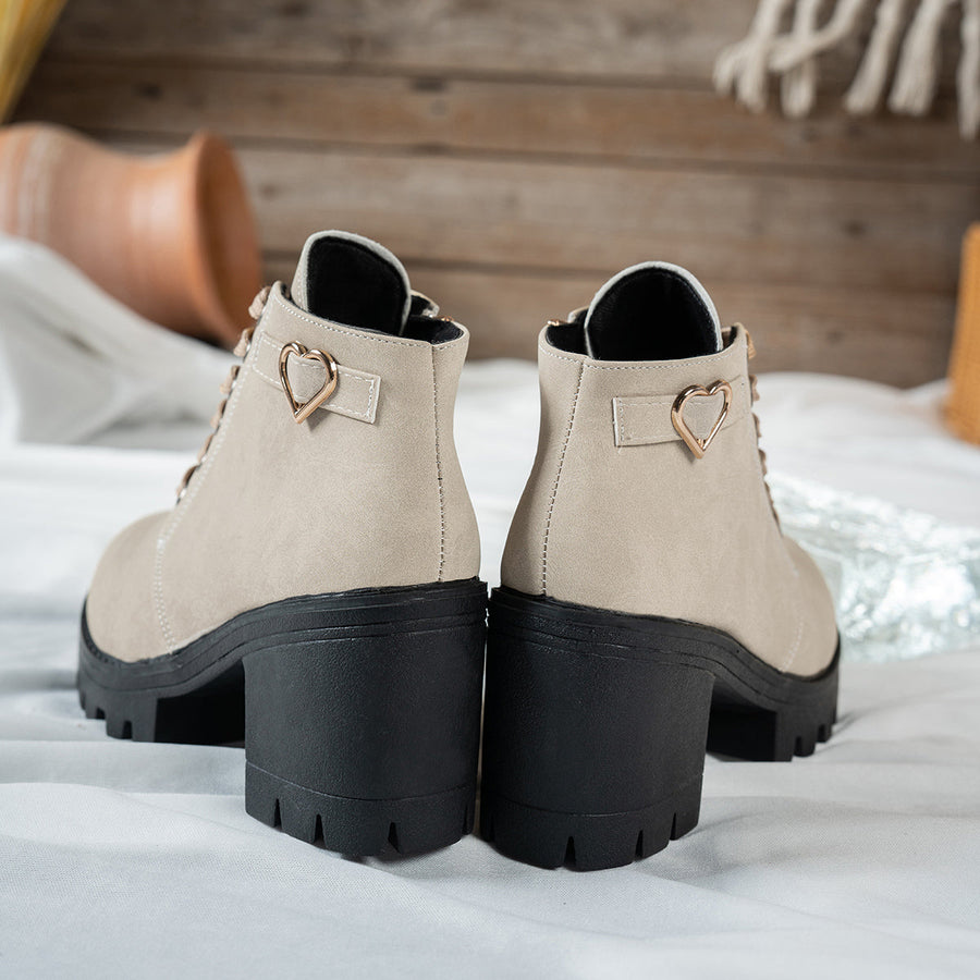 Damkängor med snörning och klack, svart eller beige