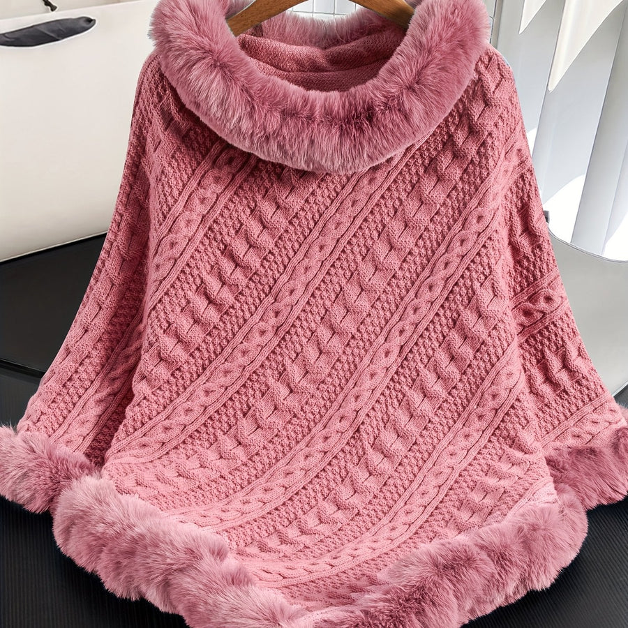 Kabelstickad poncho med fuskpälskant och polokrage