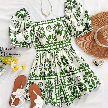 Dam Playsuit med Puffärmar och Vintage Blommönster – Perfekt för Sommar och Trädgårdsfest