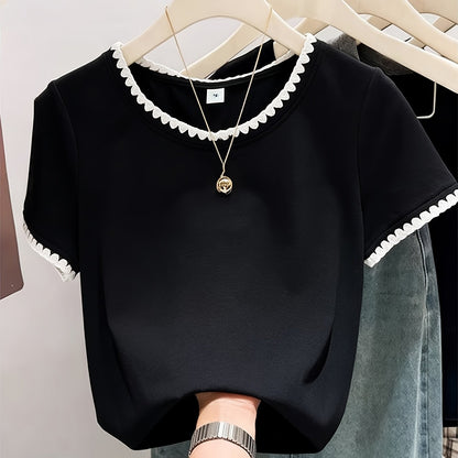 Dam Topp med Dekorativ Kant och Elegant Stil för Vardagsbruk och Fest