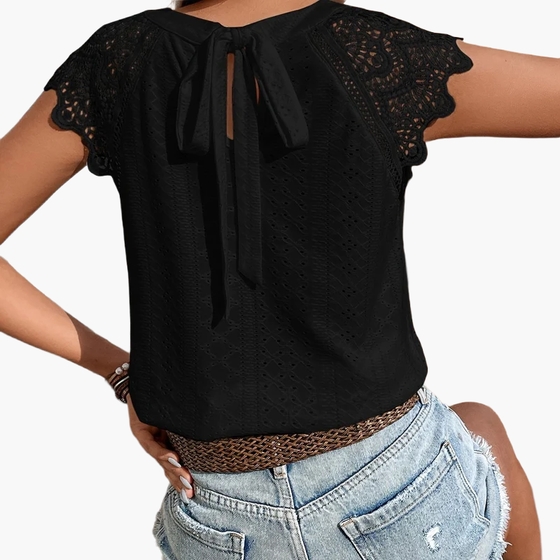 Dam Blus med Spetsdetaljer och Knytning – Somrig och Elegant Top för Avslappnad Stil