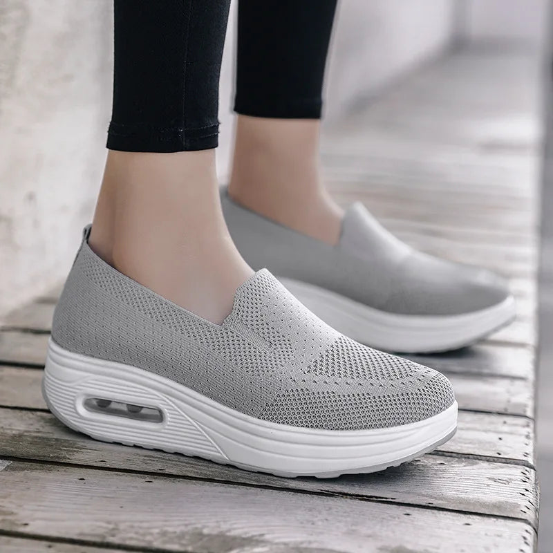 Damskor slip-on sneakers för komfort och vardag – ergonomisk design och stödjande sula