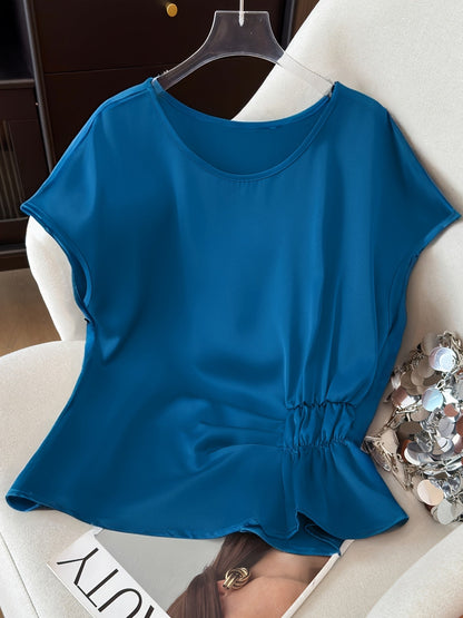Dam Blus med Asymmetrisk Rynkning och Modern Siluett – Elegant Topp för Vardag och Fest