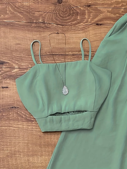 Damset med byxa med hög midja och topp – elegant vår- och sommarstil