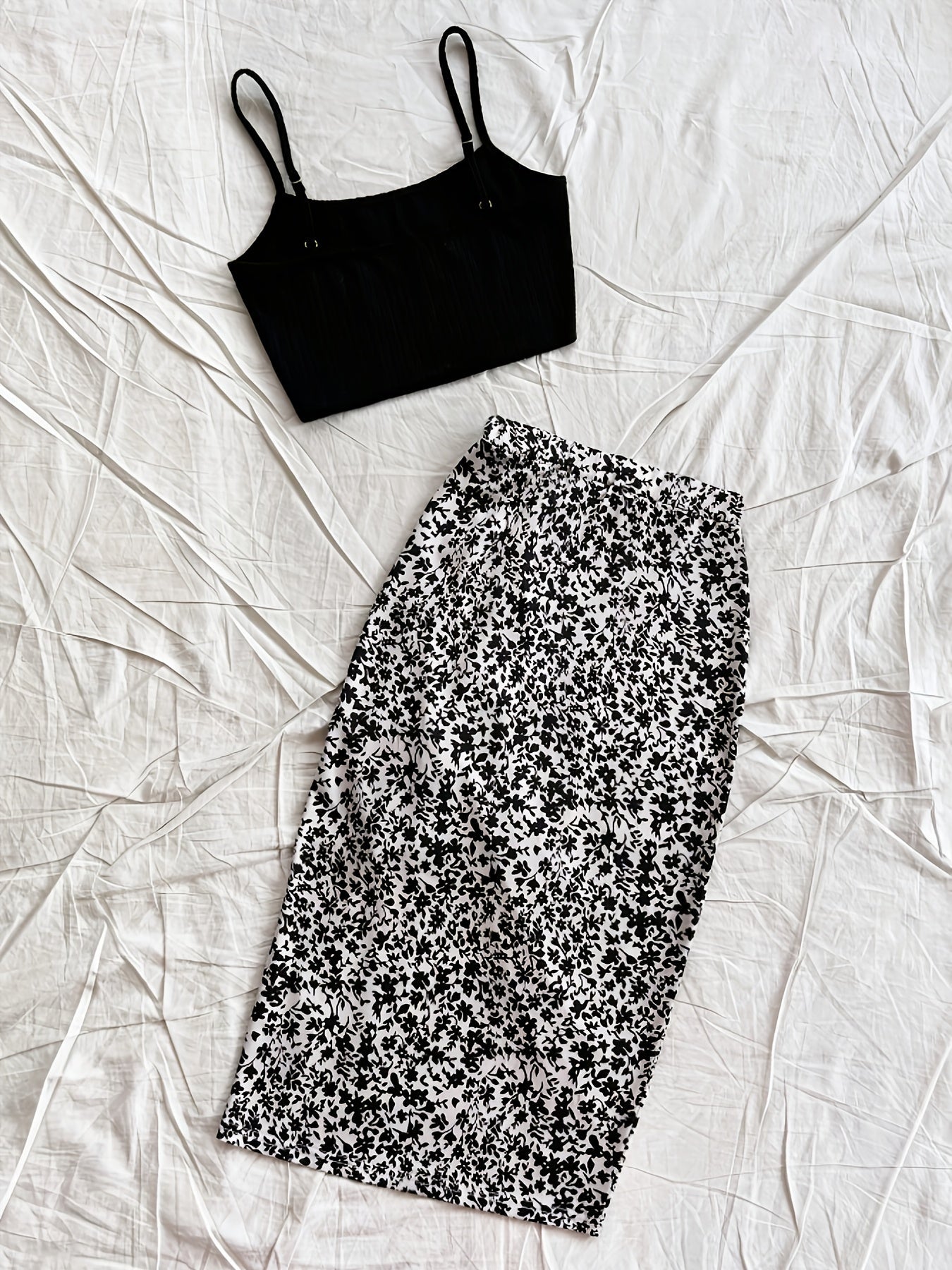 Dam Set – Trendigt Semesterkit med Crop Top och Blommig Kjol, Perfekt för Sommaren