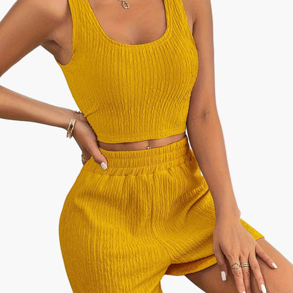 Dam Set – Trendigt Ribbat Linne och Shorts, Perfekt för Vår och Sommar, Avslappnad och Elegant Look