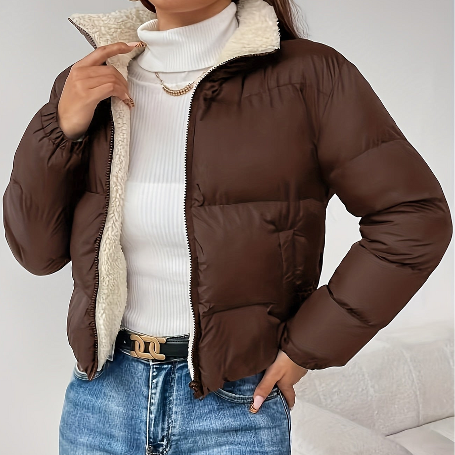 Dam kort pufferjacka med dragkedja och krage i teddyfoder