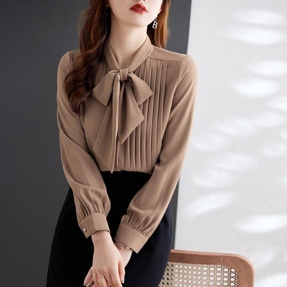 Rose – Långärmad Chiffon Blus med Snörning