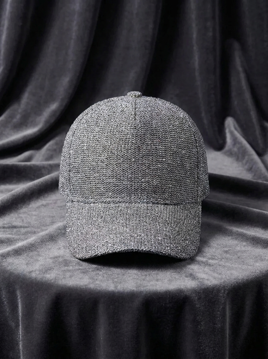 Glittrig baseballkeps med strass och meshdetalj