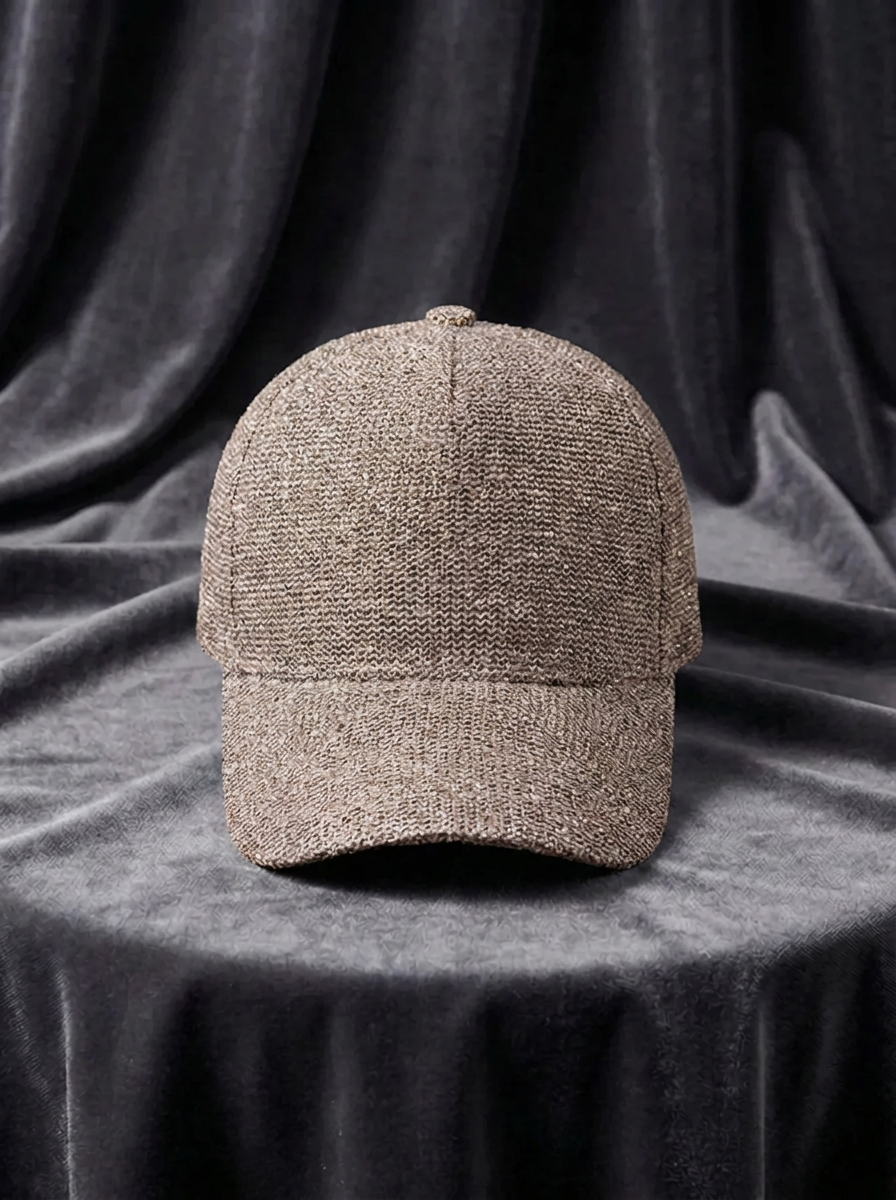 Glittrig baseballkeps med strass och meshdetalj