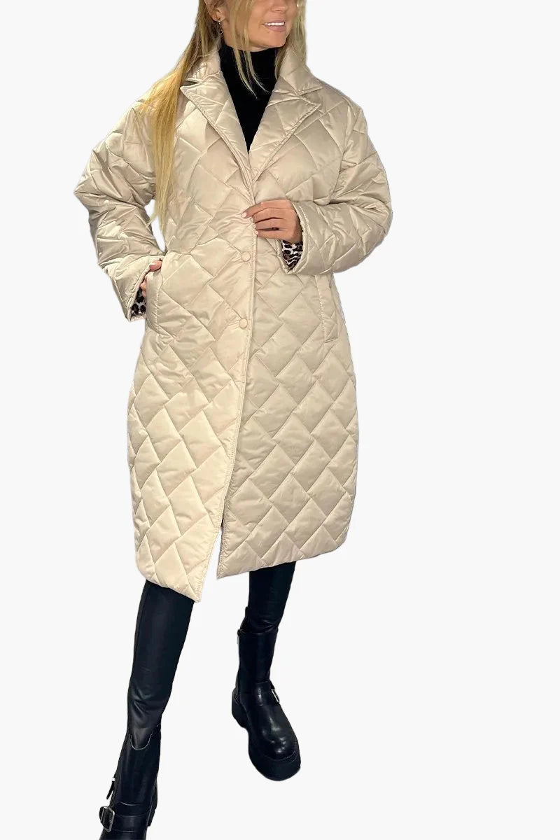 Dam Quiltad Vändbar Vinterkappa med Elegant Siluett och Leoparddetaljer – Perfekt för Kalla Dagar