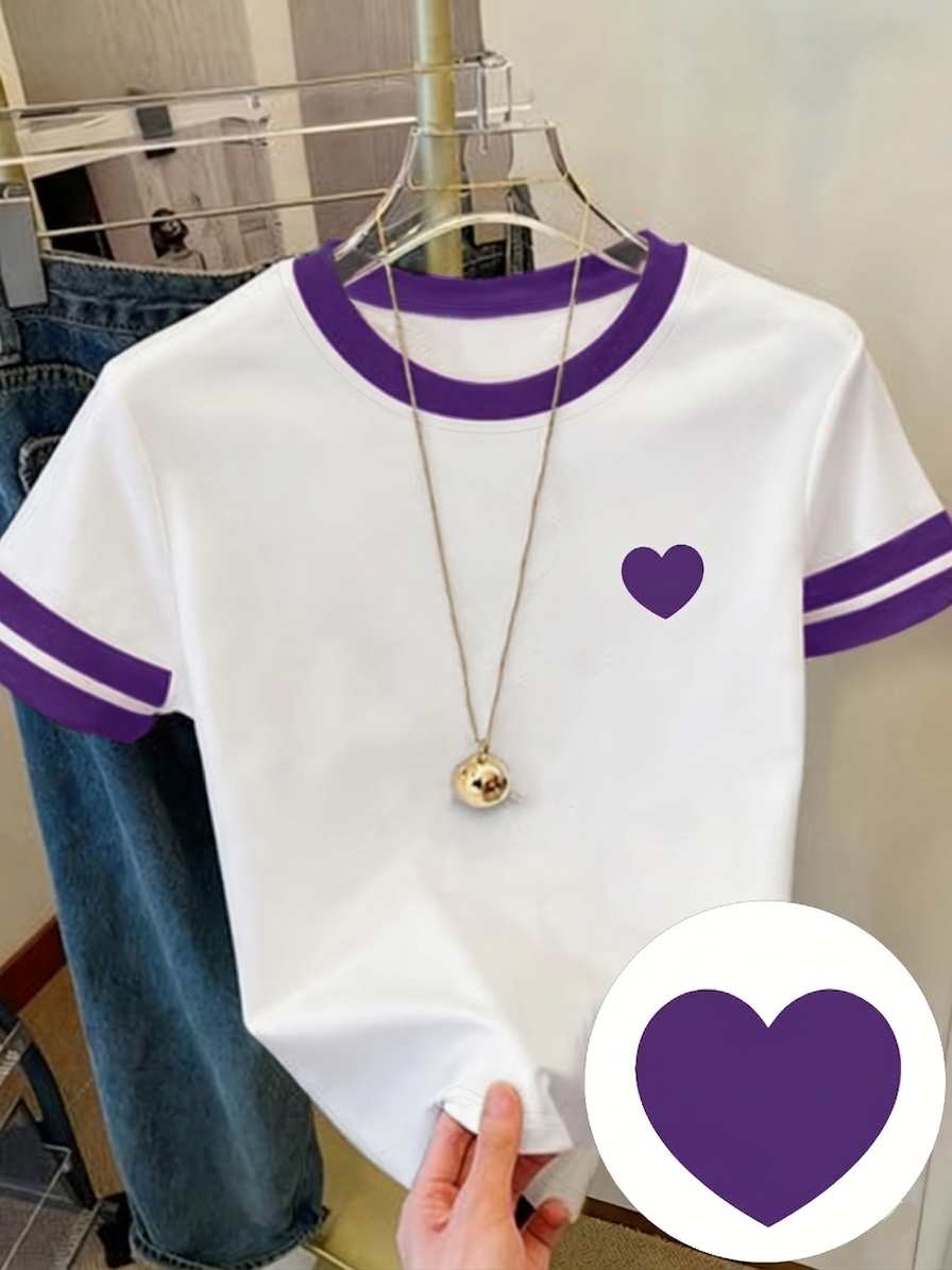 Dam T-shirt med hjärtdetalj och sportig retrostil – Perfekt för vardag och fritid